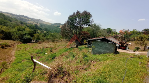 Chácara no Bairro das Furnas em Extrema