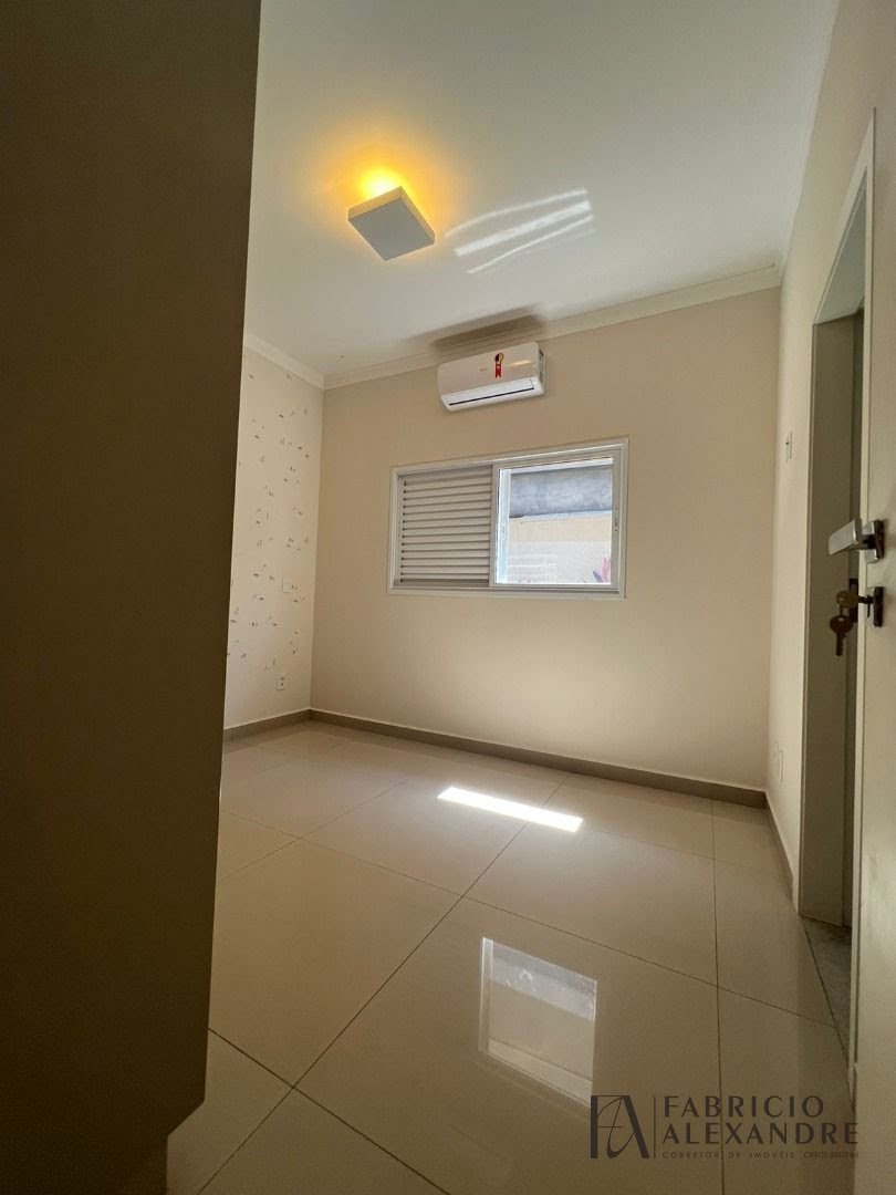 Casa à venda com 4 quartos, 4 suítes, 4 vagas e 197m² no Residencial Quinta do Golfe, São José do Rio Preto (SP) — foto 9 de 15