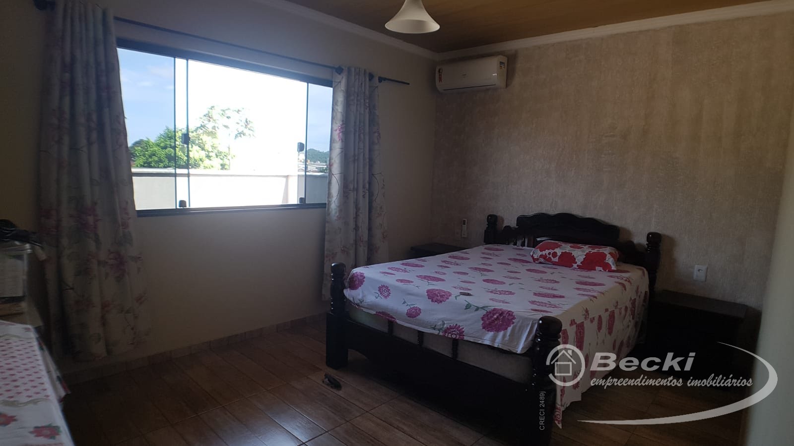 Casa à venda com 4 quartos, 1 suíte, 2 vagas e 310m² no Jarivatuba, Joinville (SC) — foto 16 de 24