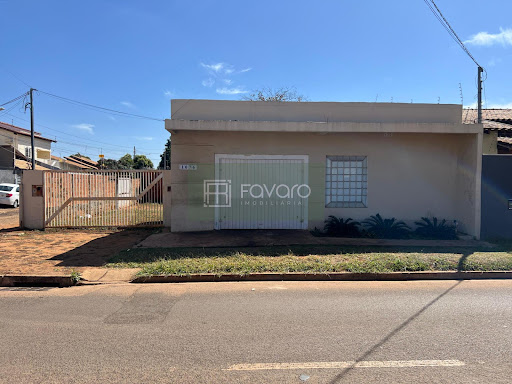 Lote / Terreno com Salão Comercial em Avenida Principal