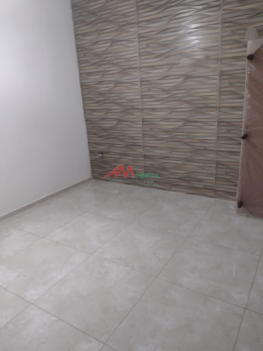 Sobrado à Venda em Rudge Ramos, SBC: 3 Dorms, 166m², R$650mil