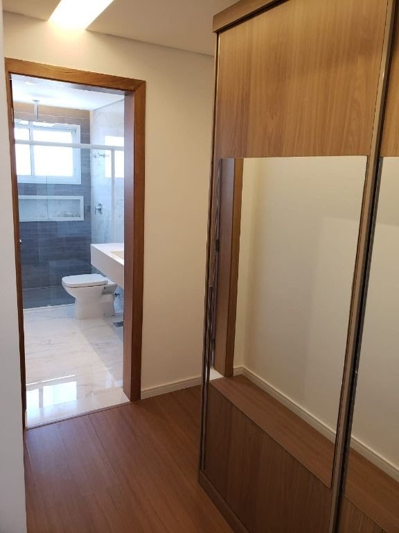Casa à venda com 3 quartos, 3 suítes, 4 vagas e 500m² no Condomínio Country Club, Arujá (SP) — foto 16 de 28