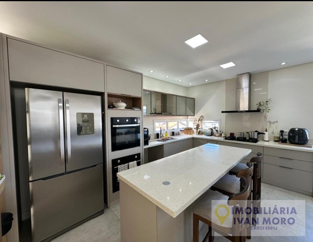 Casa à venda com 4 quartos, 4 suítes, 3 vagas e 567m² no João Paulo, Florianópolis (SC) — foto 8 de 29