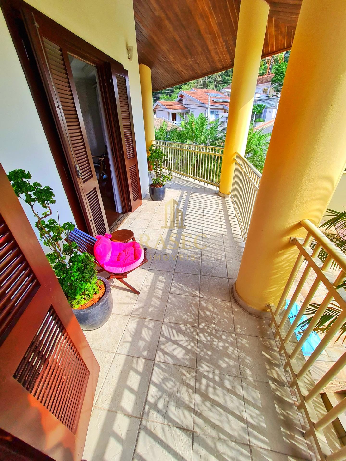 Casa à venda com 5 quartos, 1 suíte, 4 vagas e 294m² no Centro I, Brusque (SC) — foto 16 de 19