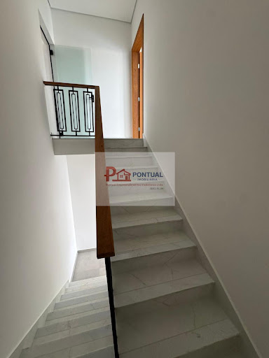 Casa geminada em alto padrão no bairro Belvedere  -  Coronel Fabriciano