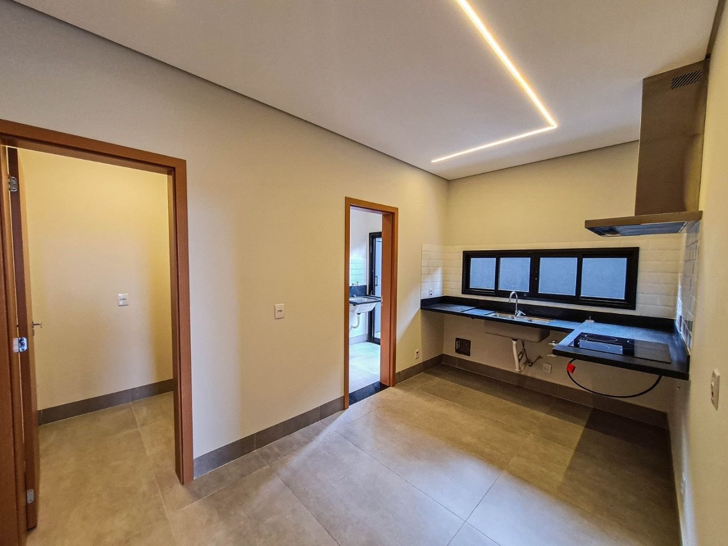 Casa à venda com 3 quartos, 3 suítes, 4 vagas e 204m² no Residencial Alto do Castelo, Ribeirão Preto (SP) — foto 5 de 20
