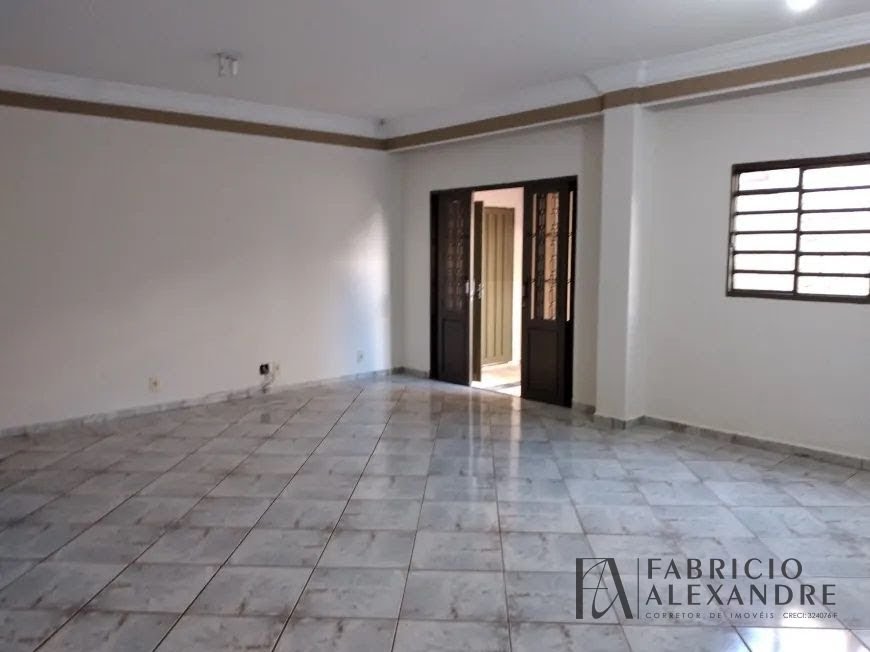 Casa à venda com 3 quartos, 3 suítes, 4 vagas e 226m² no Jardim Tarraf II, São José do Rio Preto (SP) — foto 4 de 10
