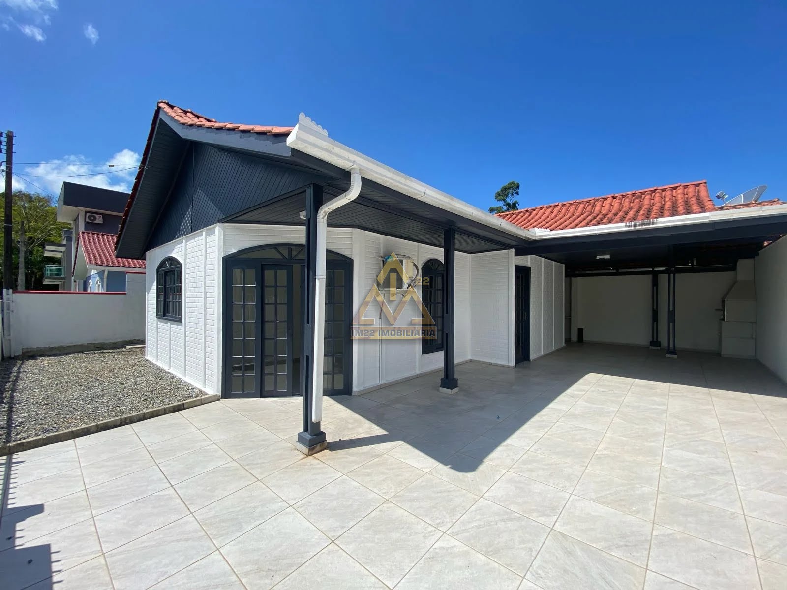 Casa à venda com 2 quartos, 2 banheiros, 2 vagas e 120m² no Varzea, Itapema — foto principal