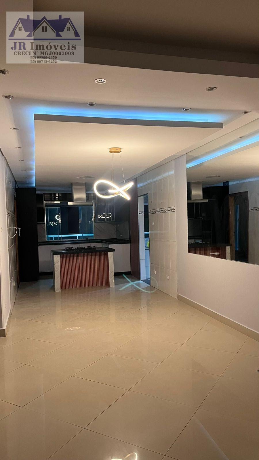 Casa à venda com 4 quartos, 2 banheiros, 1 vaga e 294m² no Centro, Piranguinho (MG) — foto 3 de 21