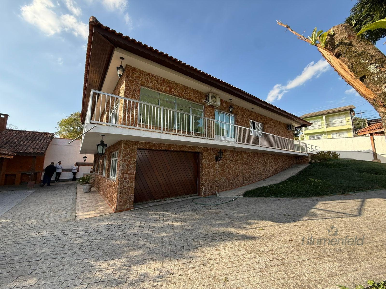 Casa à venda com 3 quartos, 3 banheiros e 8 vagas no Jardim Planalto, Arujá — foto principal