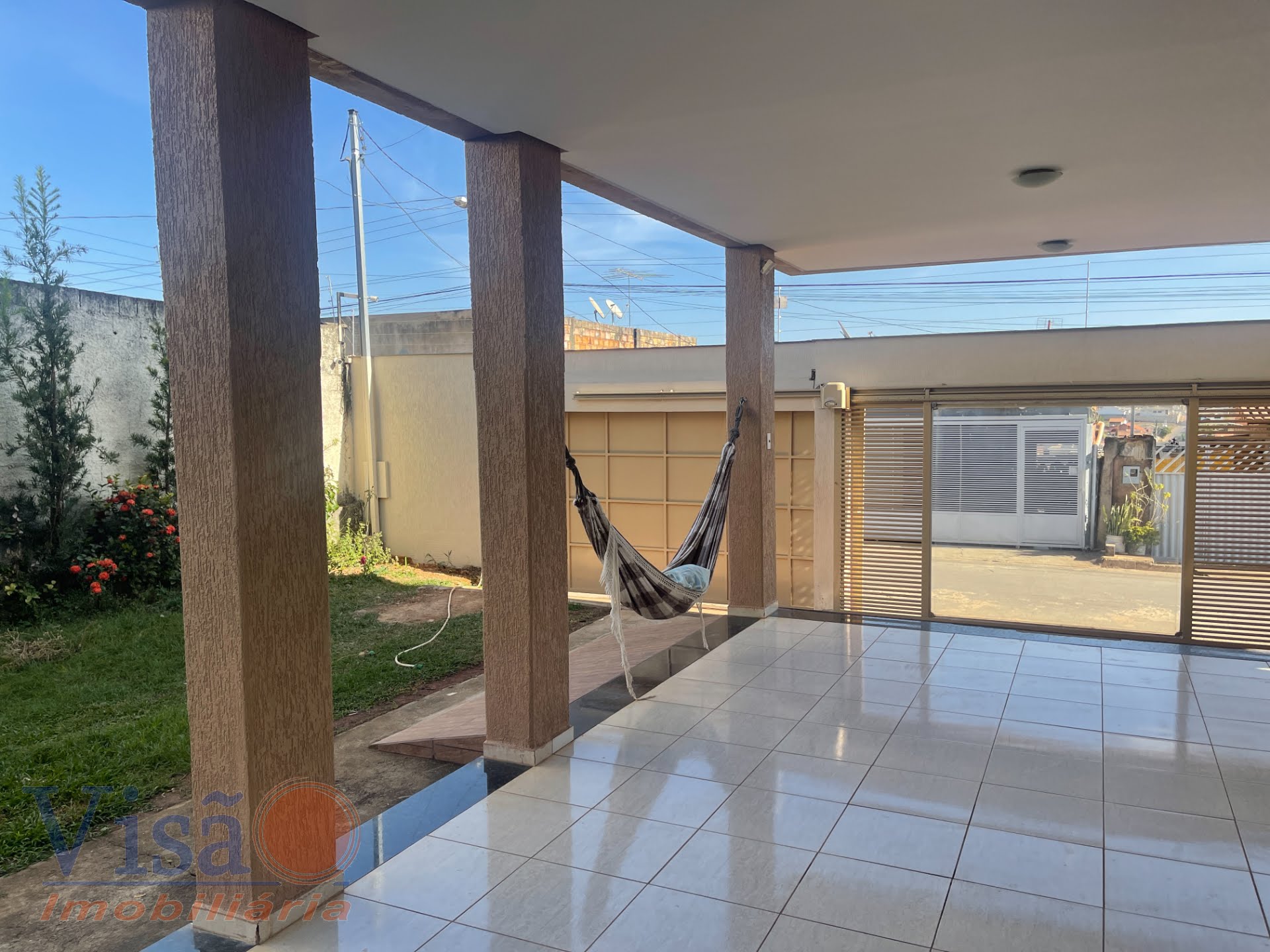 Casa à venda com 4 quartos, 1 suíte, 3 vagas e 200m² no Santa Lucia, Paracatu (MG) — foto 4 de 25