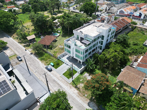 Cobertura Linear: Casa nas alturas a 3 Quadras do Mar