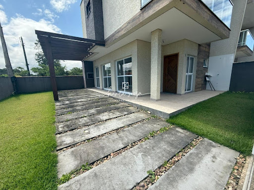 Sobrado para Venda em Itapoá / SC no bairro Balneário Cambiju