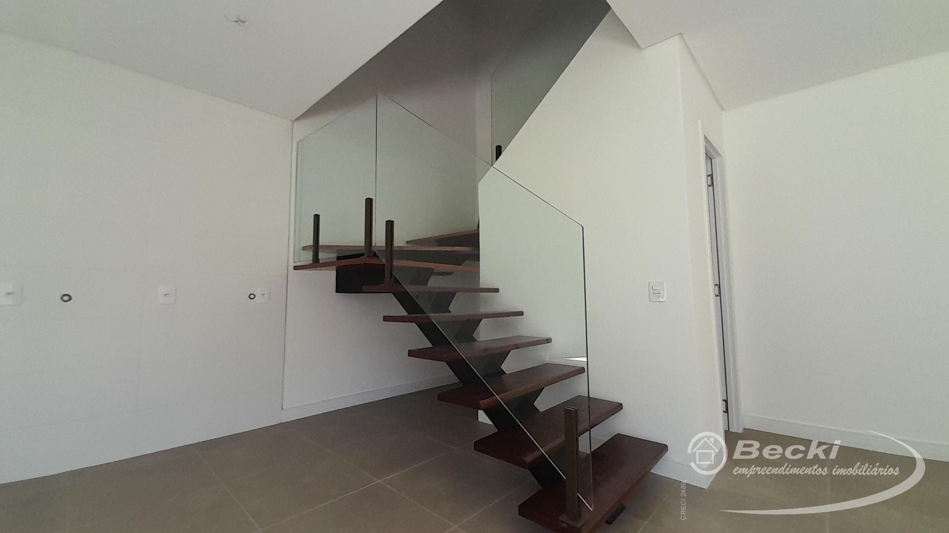 Casa à venda com 4 quartos, 1 suíte, 4 vagas e 131m² no Glória, Joinville (SC) — foto 12 de 22
