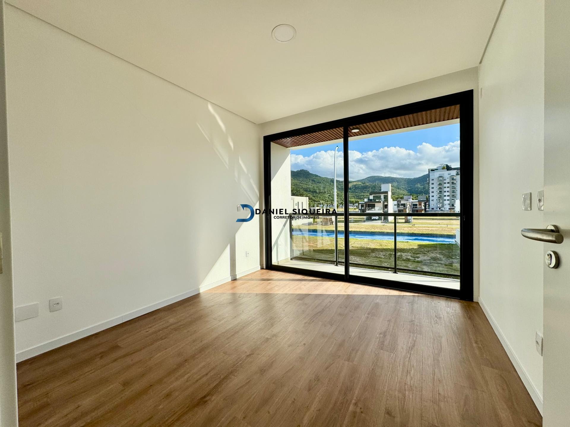 Casa à venda com 3 quartos, 1 suíte, 4 vagas e 216m² no Bairro Deltaville, Biguaçu (SC) — foto 24 de 29