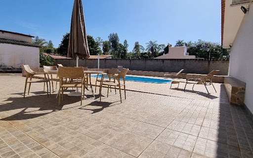 casa com área de lazer