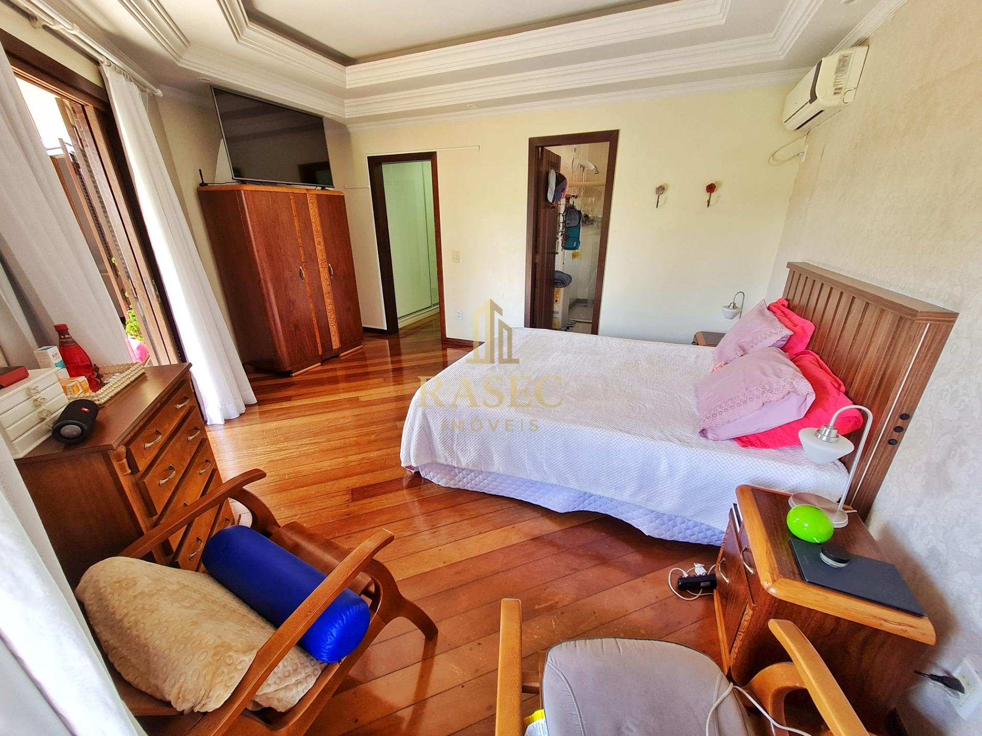 Casa à venda com 5 quartos, 1 suíte, 4 vagas e 294m² no Centro I, Brusque (SC) — foto 13 de 19