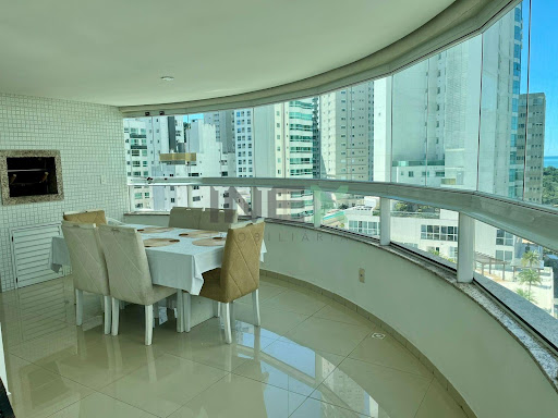 Apartamento em Pioneiros  -  Balneário Camboriú