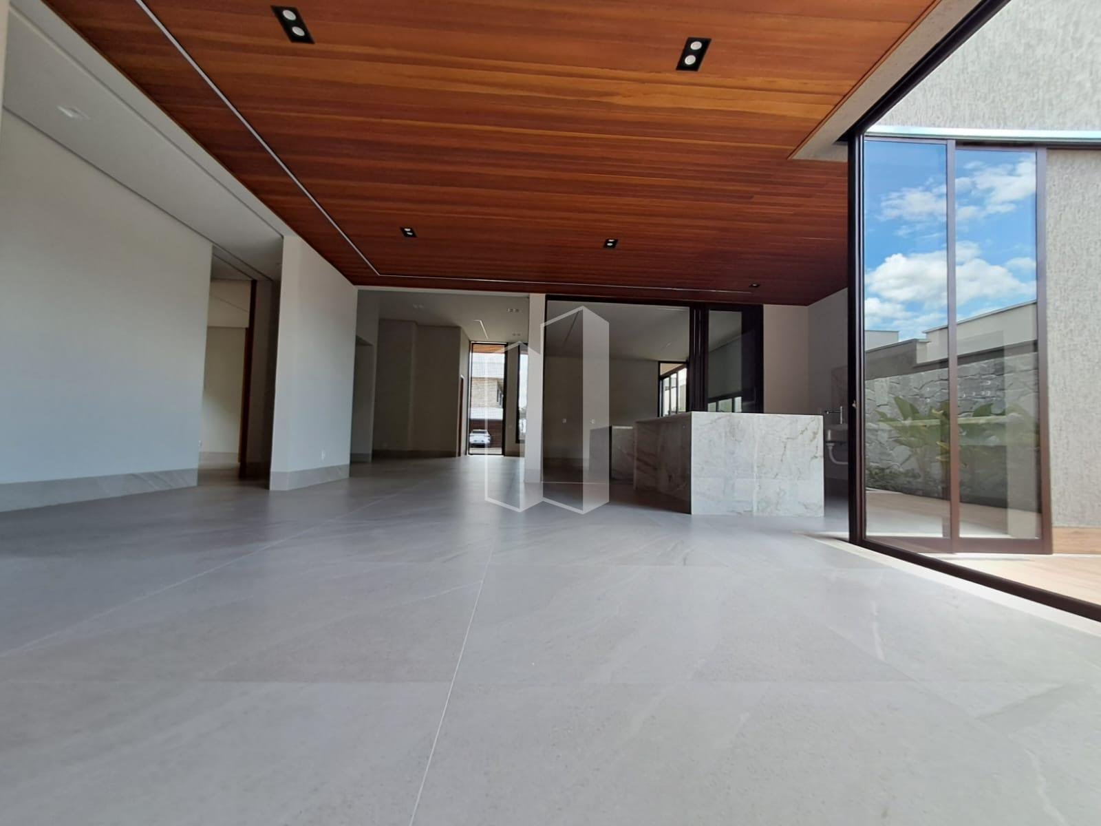 Casa à venda com 4 quartos, 4 suítes, 5 vagas e 336m² no Jardins Itália, Goiânia (GO) — foto 9 de 30