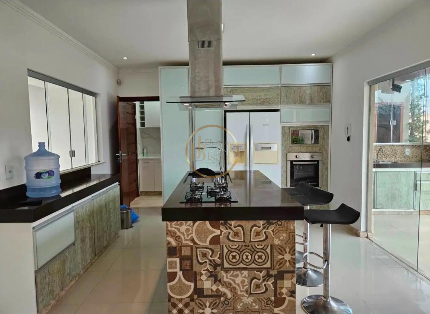 Casa à venda com 4 quartos, 4 suítes, 2 vagas e 300m² no Outeiro São Francisco, Porto Seguro (BA) — foto 10 de 11