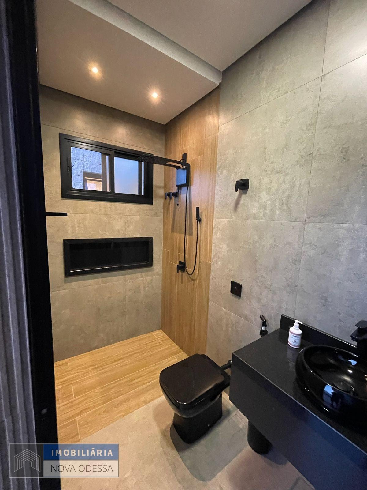 Casa à venda com 3 quartos, 3 suítes, 4 vagas e 356m² no Estância Hípica, Nova Odessa (SP) — foto 8 de 16