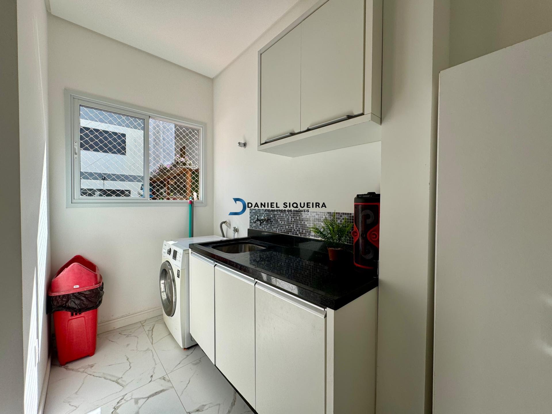 Casa à venda com 3 quartos, 1 suíte, 2 vagas e 165m² no Bairro Deltaville, Biguaçu (SC) — foto 9 de 23