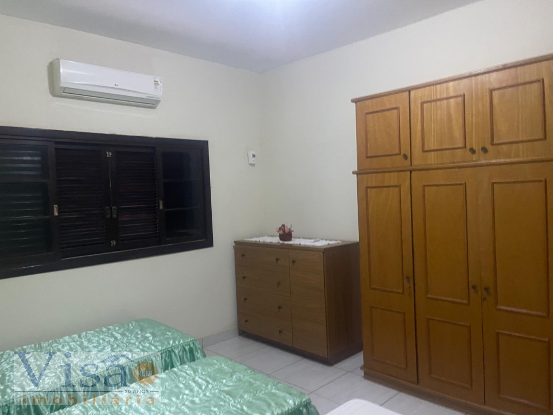 Casa à venda com 4 quartos, 2 suítes, 3 vagas e 200m² no Bairro Vila Mariana, Paracatu (MG) — foto 12 de 16
