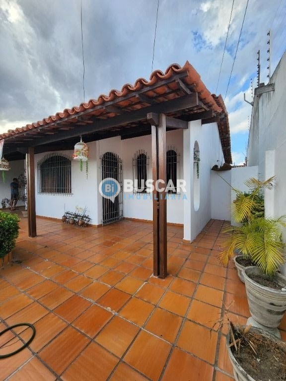 Casa à venda com 3 quartos, 1 suíte, 2 vagas e 242m² no Queimadinha, Feira de Santana (BA) — foto 8 de 16