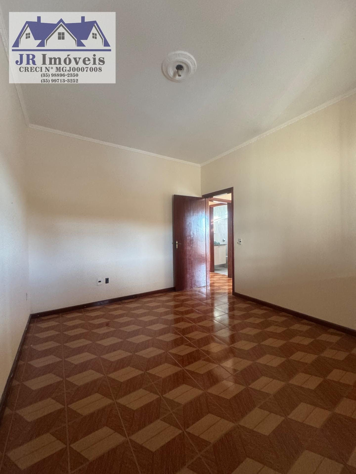 Casa à venda com 2 quartos, 1 banheiro, 2 vagas e 137m² no Bairro Santa Barbara, Piranguinho (MG) — foto 8 de 15