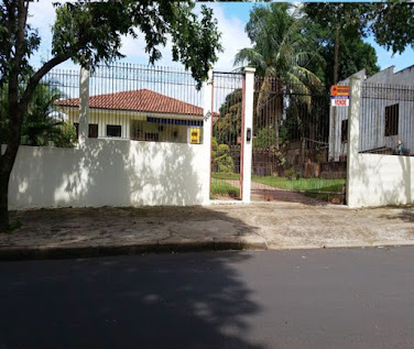 Casa em Vila Morangueira  -  Maringá