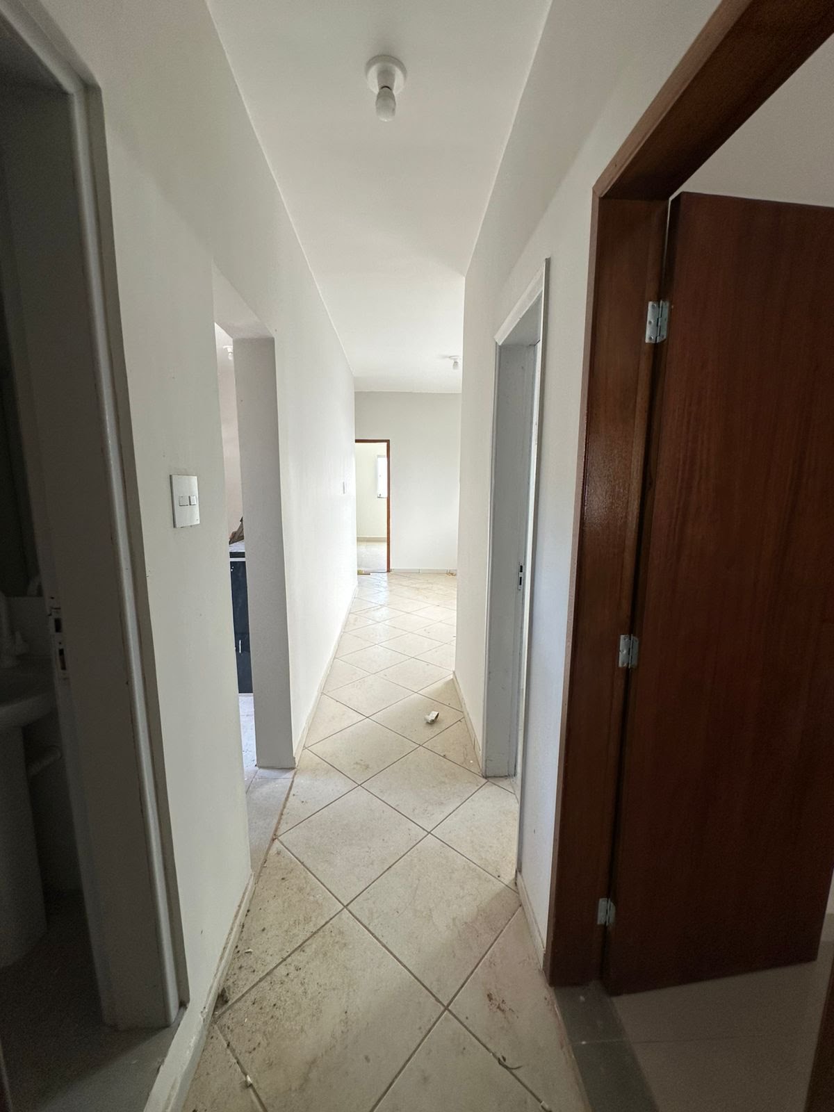 Apartamento para alugar com 4 quartos e 2 banheiros no Centro, Paracatu (MG) — foto 15 de 17