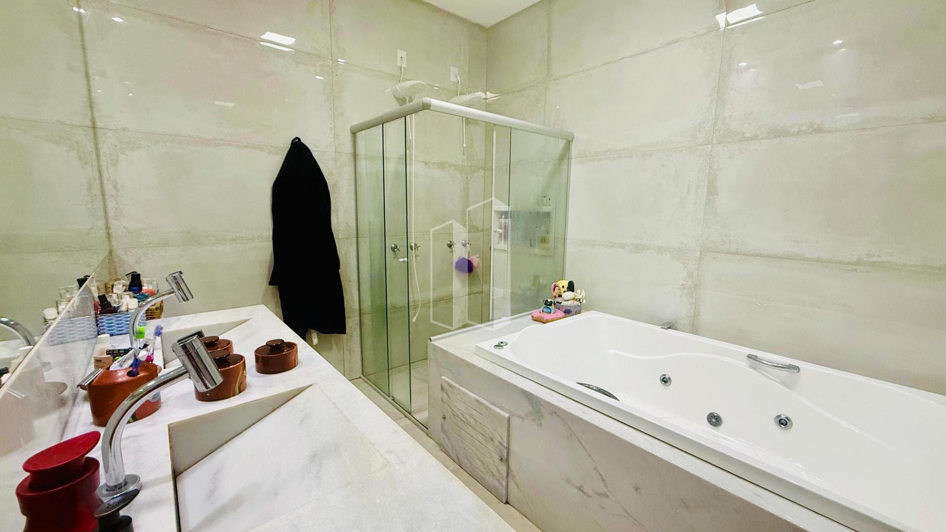 Casa à venda com 3 quartos, 3 suítes, 3 vagas e 240m² no Residencial Goiânia Golfe Clube, Goiânia (GO) — foto 23 de 30