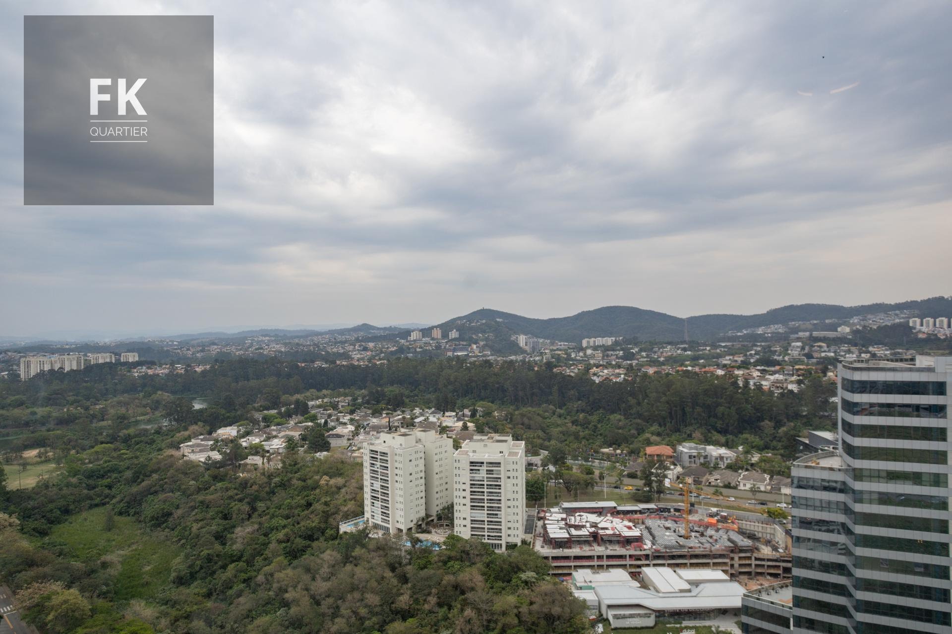 Apartamento à venda com 4 quartos, 4 suítes, 4 vagas e 338m² no Alphaville Empresarial, Barueri (SP) — foto 15 de 30