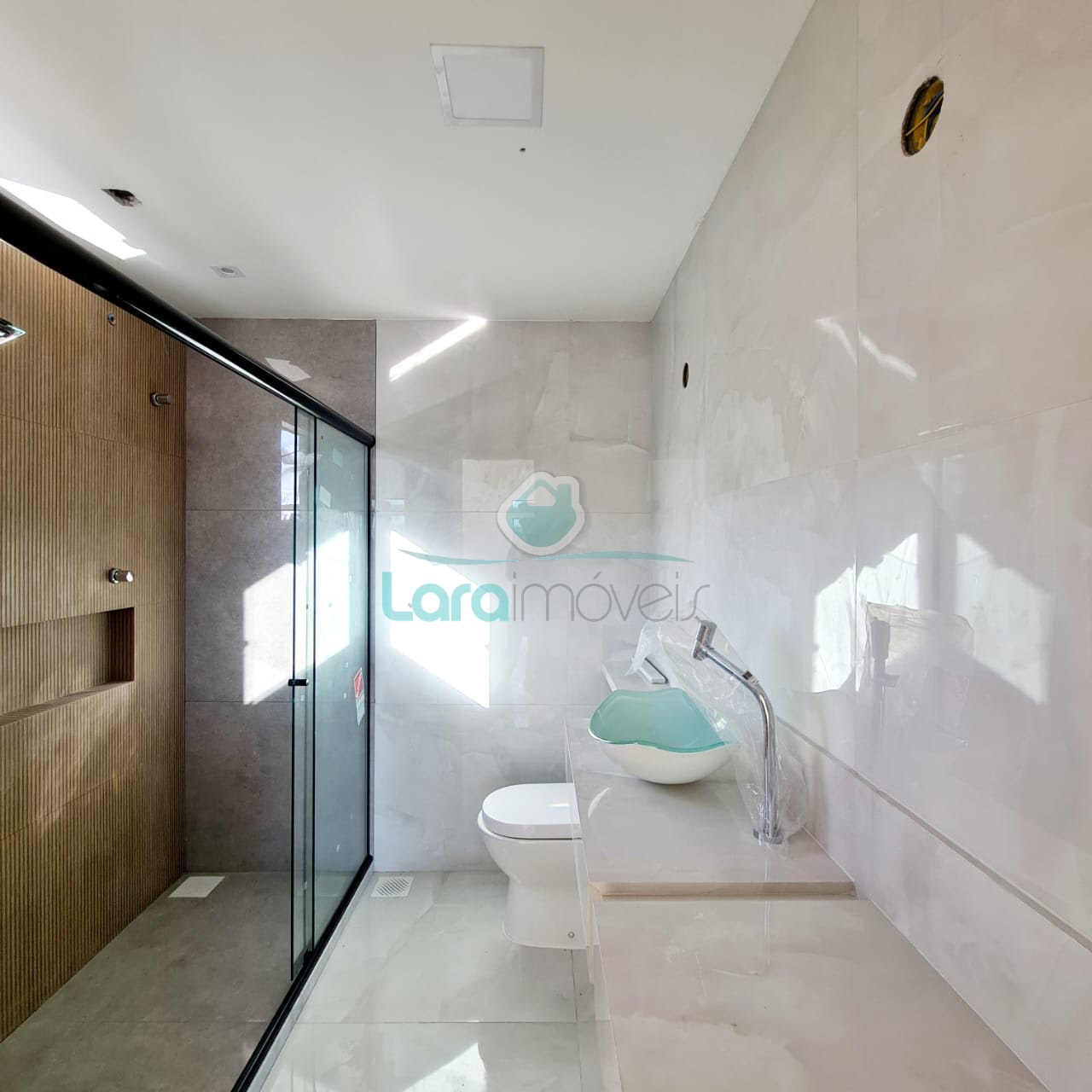 Casa à venda com 4 quartos, 3 suítes, 2 vagas e 240m² no Lagoa, Macaé (RJ) — foto 13 de 17