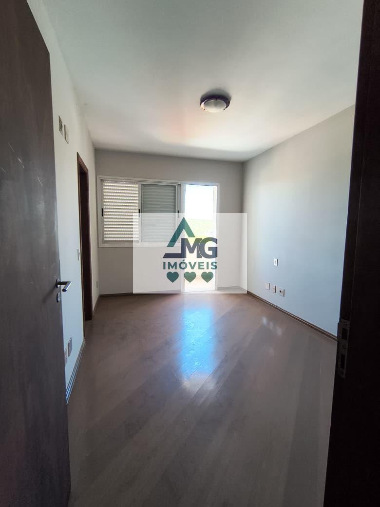 Apartamento à venda com 4 quartos, 1 suíte, 2 vagas e 196m² no Centro, Três Corações (MG) — foto 11 de 23