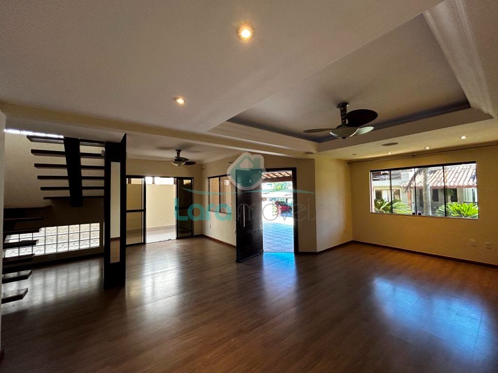 Casa à venda com 3 quartos, 3 banheiros, 2 vagas e 233m² no Riviera Fluminense, Macaé — foto principal