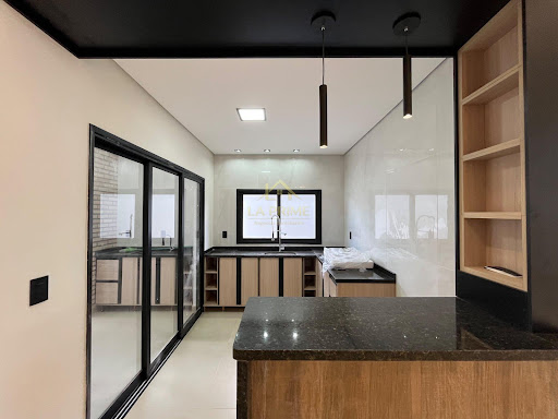 Casa em Condomínio no Jardim Novo Horizonte em Sorocaba, 138,90m²,  03 dormitórios, 01 suítes , 03 vagas de garagem.