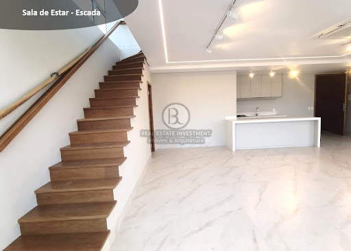Escada + Sala de Estar