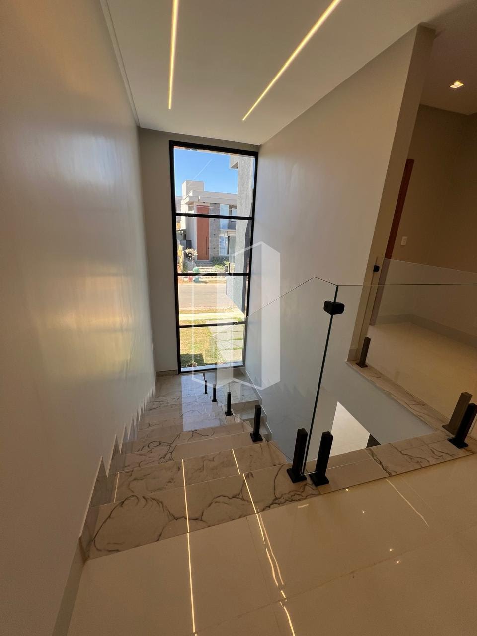 Casa à venda com 4 quartos, 3 suítes, 2 vagas e 246m² no Jardins Capri, Senador Canedo (GO) — foto 15 de 30
