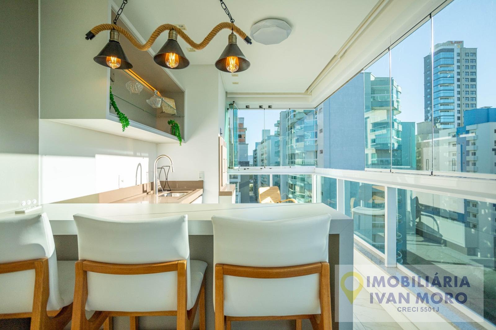 Apartamento à venda com 3 quartos, 3 suítes, 2 vagas e 130m² no Meia Praia, Itapema (SC) — foto 29 de 30