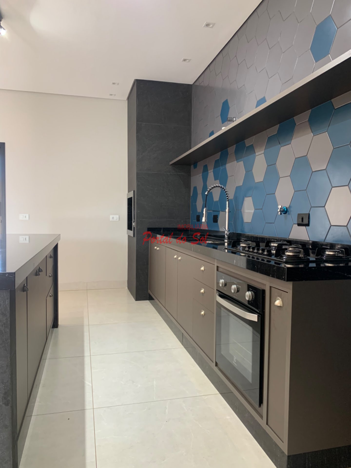 Casa à venda com 3 quartos, 3 suítes, 2 vagas e 390m² no Residencial Royal Park, Santo Antônio da Platina (PR) — foto 8 de 23