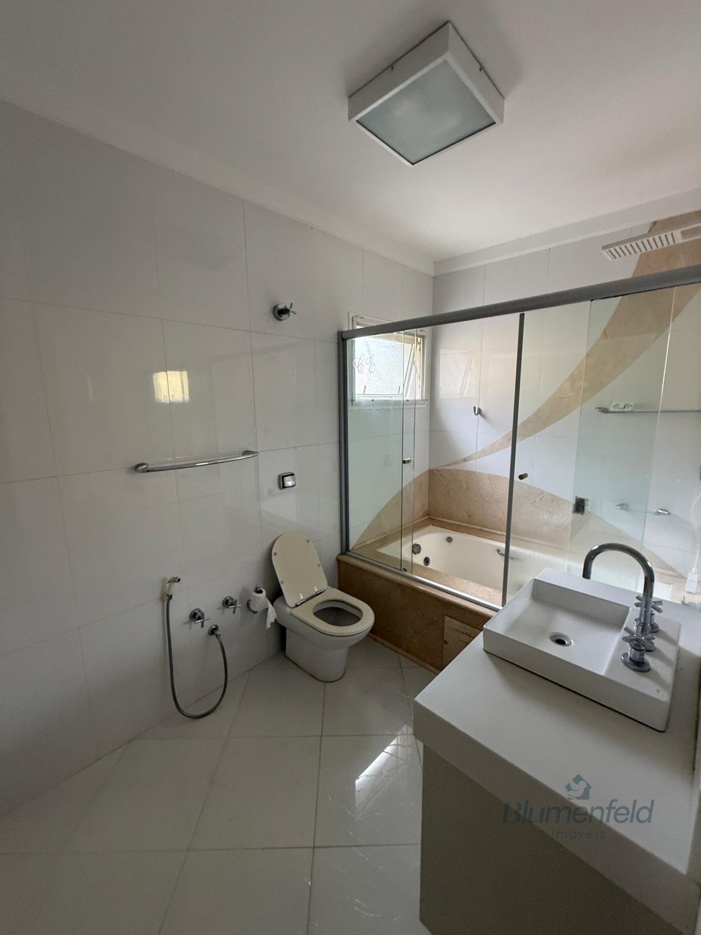 Casa à venda com 4 quartos, 4 suítes, 4 vagas e 300m² no Condomínio Arujazinho IV, Arujá (SP) — foto 20 de 30