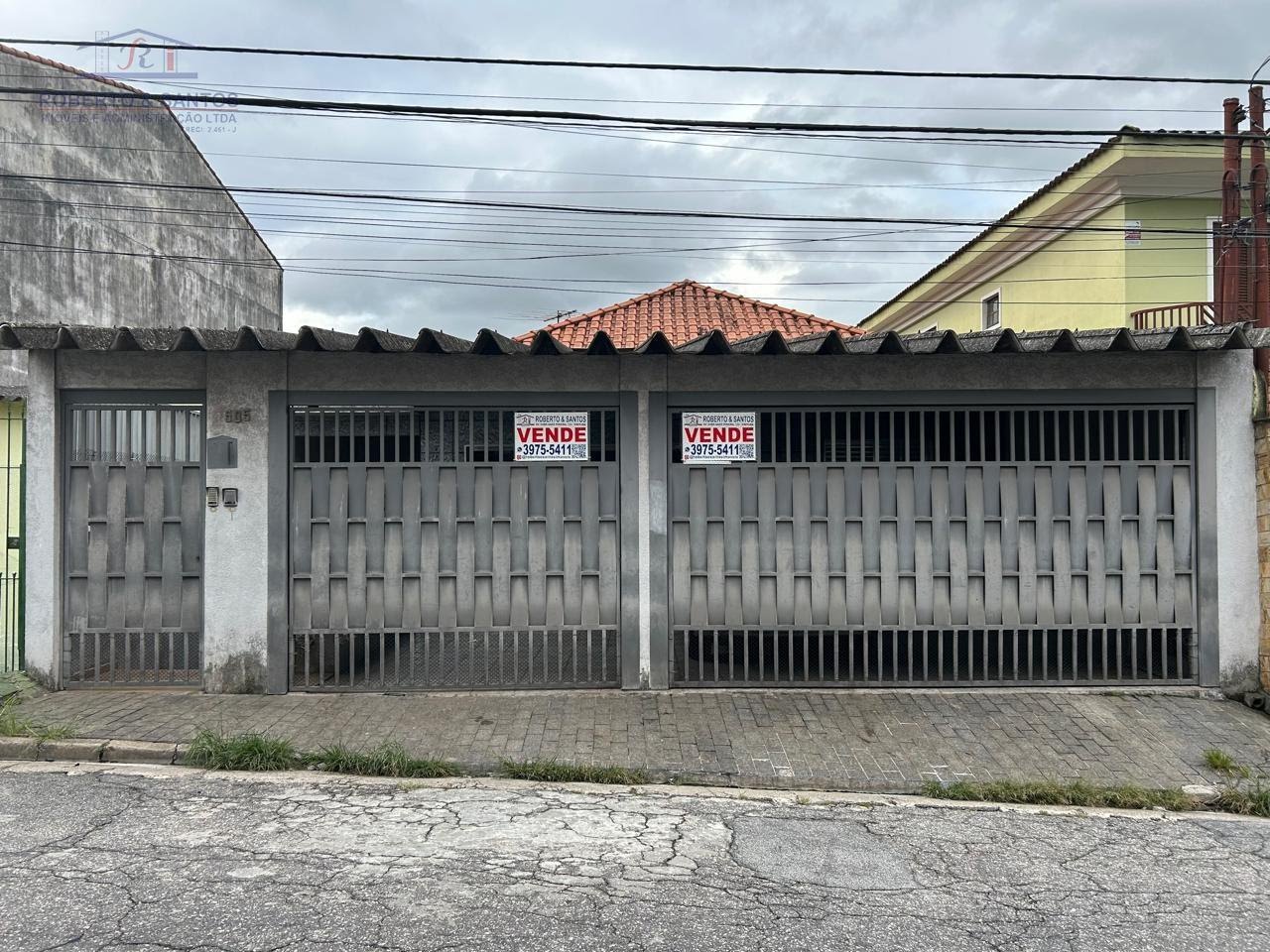 Frente da casa c 10 mts