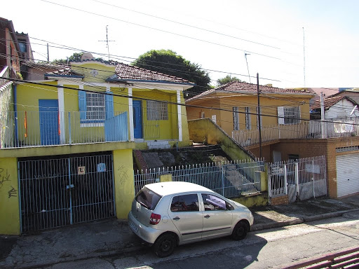 9 metros de frente