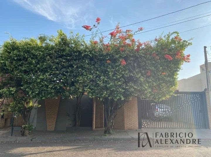 Casa à venda com 3 quartos, 1 suíte, 4 vagas e 250m² no Jardim Tarraf II, São José do Rio Preto (SP) — foto 2 de 17