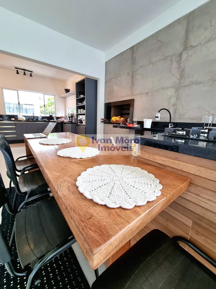 Casa para alugar com 7 quartos, 5 banheiros, 4 vagas e 350m² no Daniela, Florianópolis (SC) — foto 7 de 30