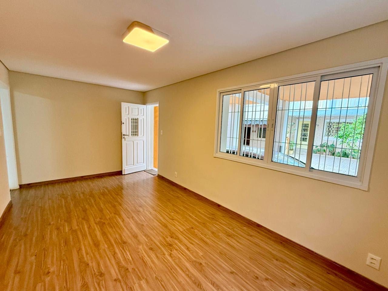Casa à Venda Rua Santos Torres, Pinheiros - São Paulo