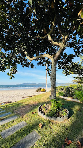 Locação de Temporada - Casa frente mar 4 quartos - Balneário Perequê - Porto Belo/SC