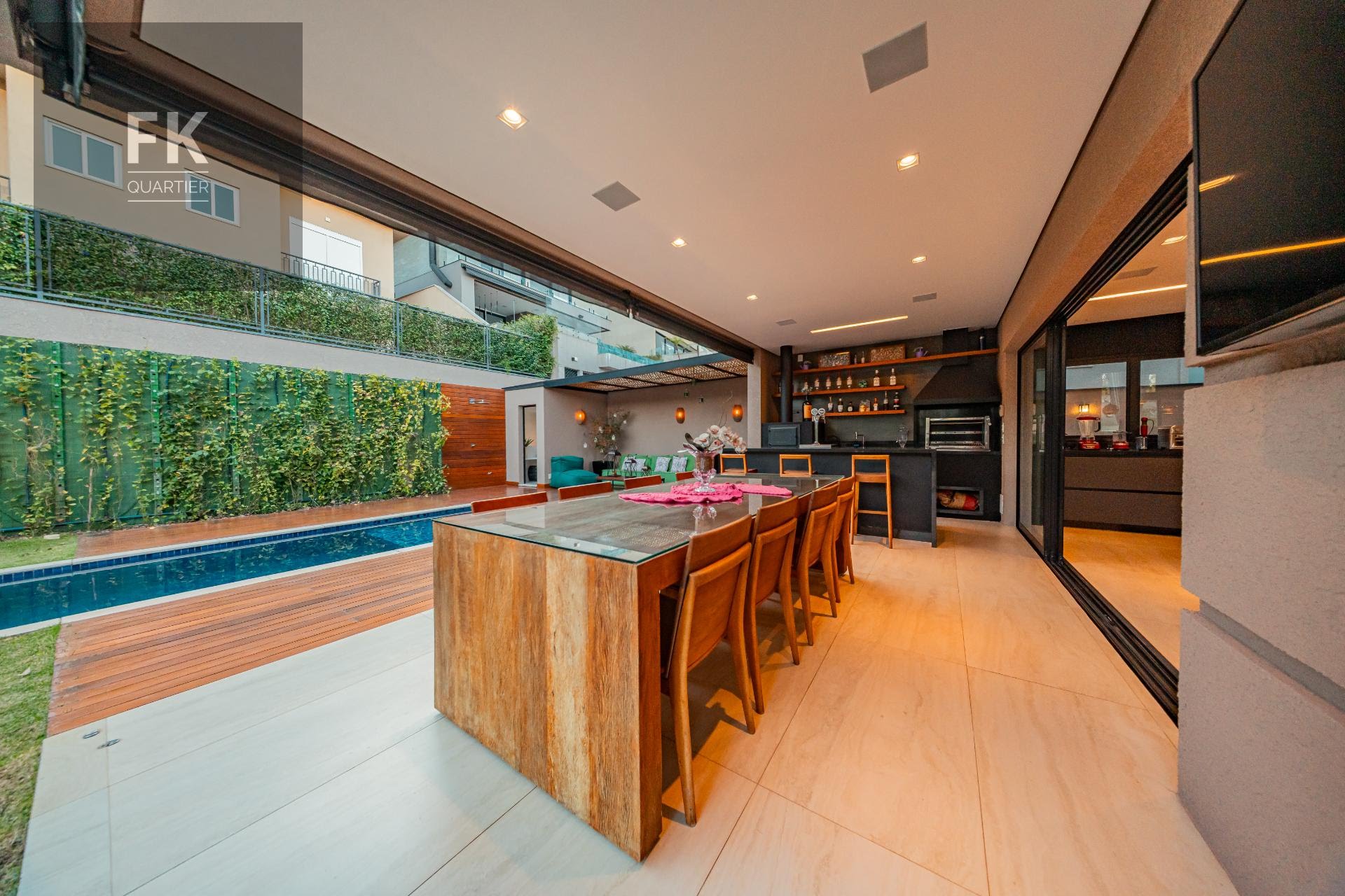 Casa à venda com 5 quartos, 5 suítes, 6 vagas e 400m² no Alphaville, Santana de Parnaíba (SP) — foto 7 de 30