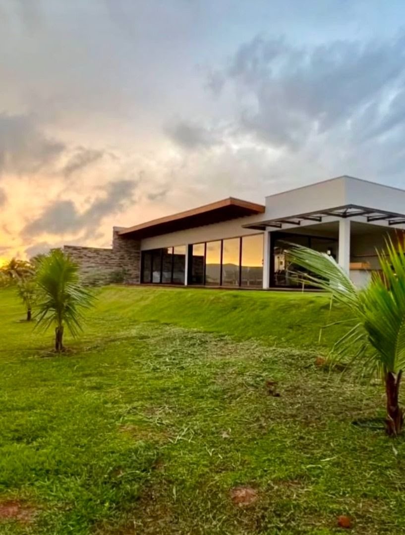 Casa à venda com 3 quartos, 2 suítes, 6 vagas e 279m² no Zona Rural, Delfinópolis (MG) — foto 14 de 22